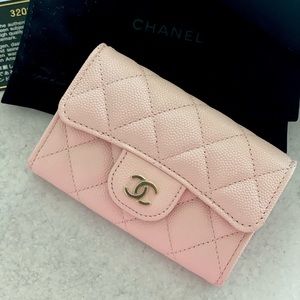 *SOLD* NIB Chanel 22s Light Pink Caviar Snap Card Holder Light Gold HW